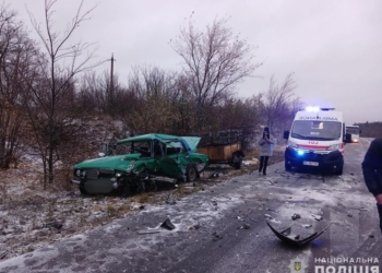На Миколаївщині у ДТП в Вознесенському районі зіткнулись дві автівки (ФОТО)