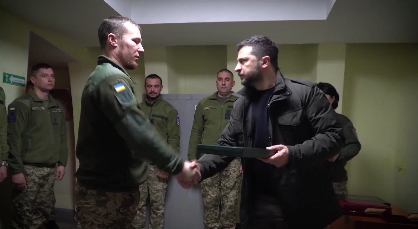 Зеленський приїхав на Одещину і вже зустрівся з військовими (ВІДЕО)