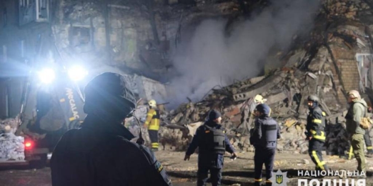 Шістьма ракетами «С-300» окупанти вночі одночасно вдарили по Покровському району Донеччини: є руйнування, поранені дорослі і діти (ФОТО, ВІДЕО)