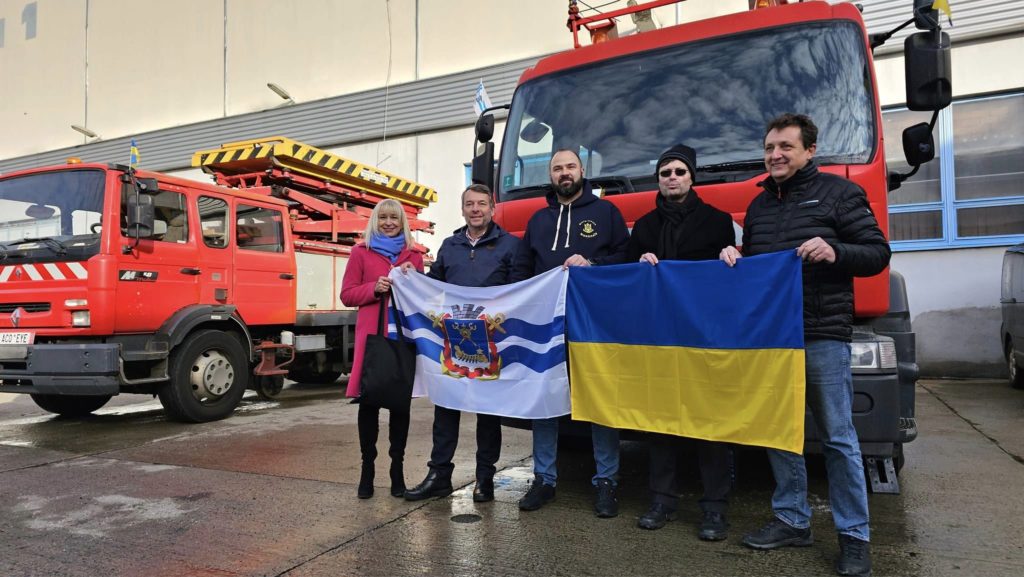 Празька компанія передала «Миколаїелектротрансу» дві автовишки (ФОТО) 2