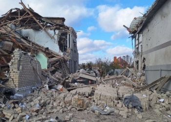 Наслідки ракетного удару по Скадовську – попали в базу ФСБ (ФОТО)