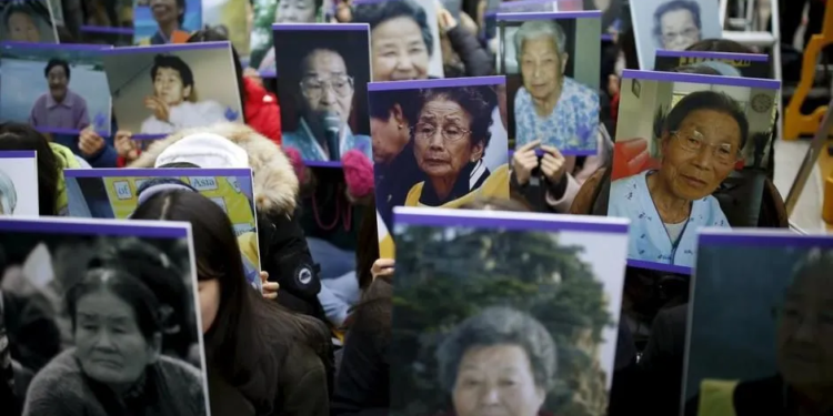 Суд Південної Кореї зобов’язав Японію виплатити компенсацію “жінкам для втіхи”, яких змушували працювати у борделях під час війни