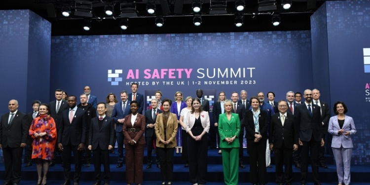 Представники 28 країн світу будуть співпрацювати заради контролю ШІ