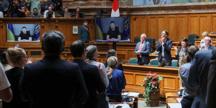 Швейцарія продовжила тимчасовий захист для українських біженців