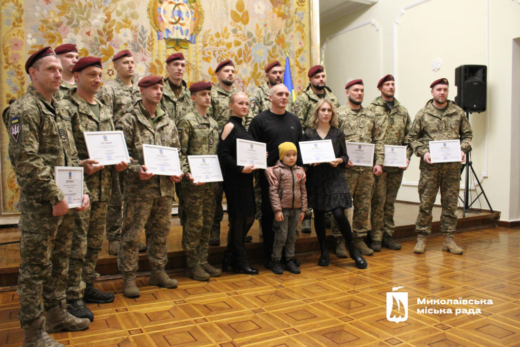 До Дня Десантно-штурмових військ миколаївським десантникам вручили 15 сертифікатів на придбання житла (ФОТО) 3