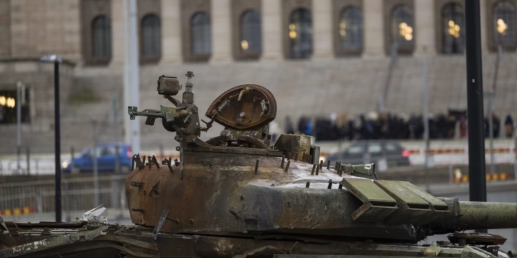 Росія висловила ноту протесту фінському МЗС через виставлений у Гельсінкі підбитий ЗСУ російський танк (ФОТО)