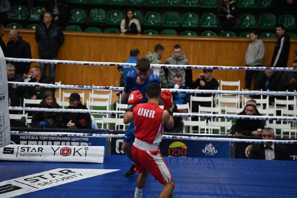 Миколаївський боксер здобув золоту медаль чемпіонату України з боксу (ФОТО) 4