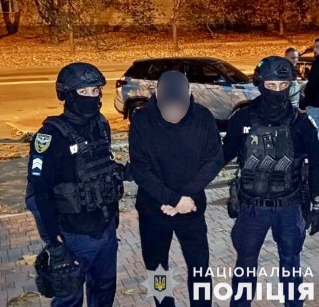 На Миколаївщині поліцейські затримали двох чоловіків за незаконне заволодіння автомобілем (ФОТО) 3
