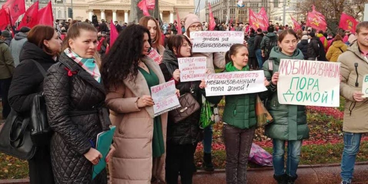 В розвідці Британії прокоментували протест дружин російських військових в Москві