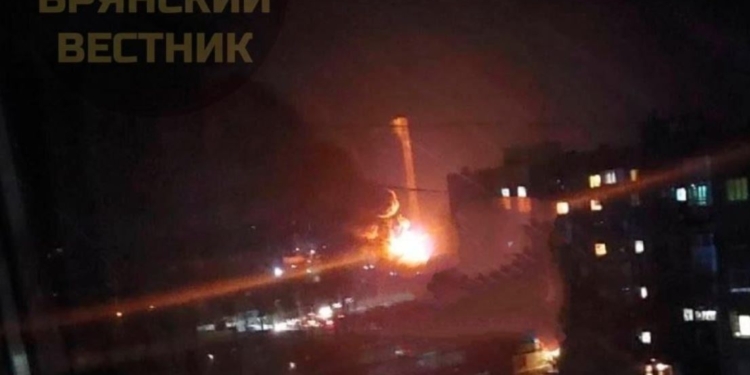 В Брянску повідомляють про вбухи на складі безпілотників (ФОТО)