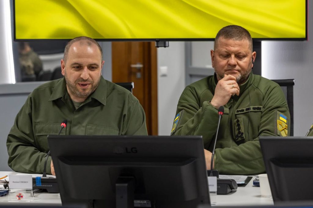 Про фронт, спільні плани і потреби: Залужний взяв участь у переговорах з Остіном і Каволі (ФОТО) 8