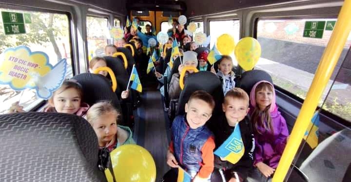 Заклади освіти Миколаївщини загалом отримали 15 нових шкільних автобусів від польського Фонду міжнародної солідарності (ФОТО)