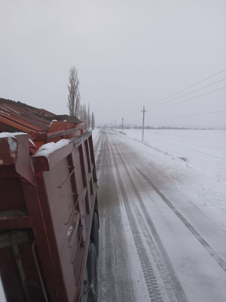 Дороги Миколаївщини за ніч і ранок обробили 109 тоннами реагенту (ФОТО) 9