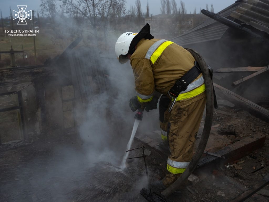 На Миколаївщині вночі спалахнула церква (ФОТО, ВІДЕО) 12