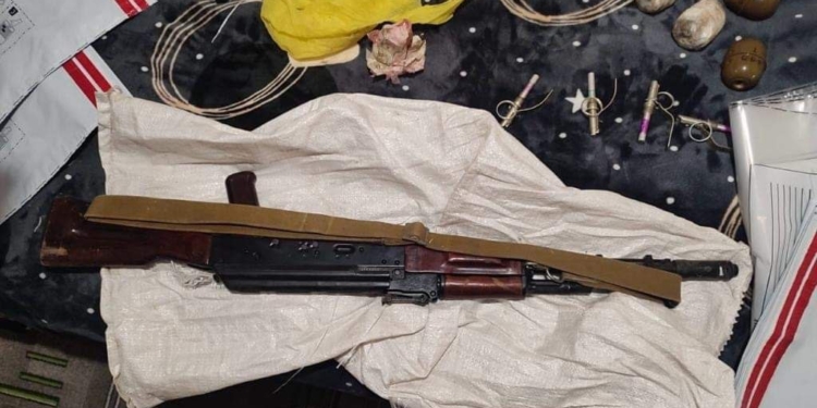 На Миколаївщині поліція затримала жителя Первомайського району – вдома зберігав гранати, автомат і патрони (ФОТО)