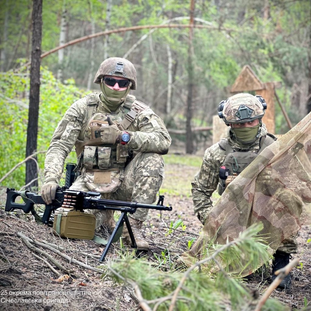 Шеврони Героїв: 25-та окрема повітрянодесантна Січеславська бригада (ФОТО) 14