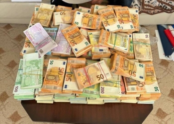 У незаконному збагаченні на мільйони доларів викрито депутата Рівненської облради: що знайшли під час обшуків (ФОТО)