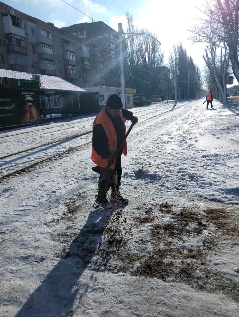 Негода повалила в Миколаєві 130 дерев – за сьогодні прибрали 45 (ФОТО) 14