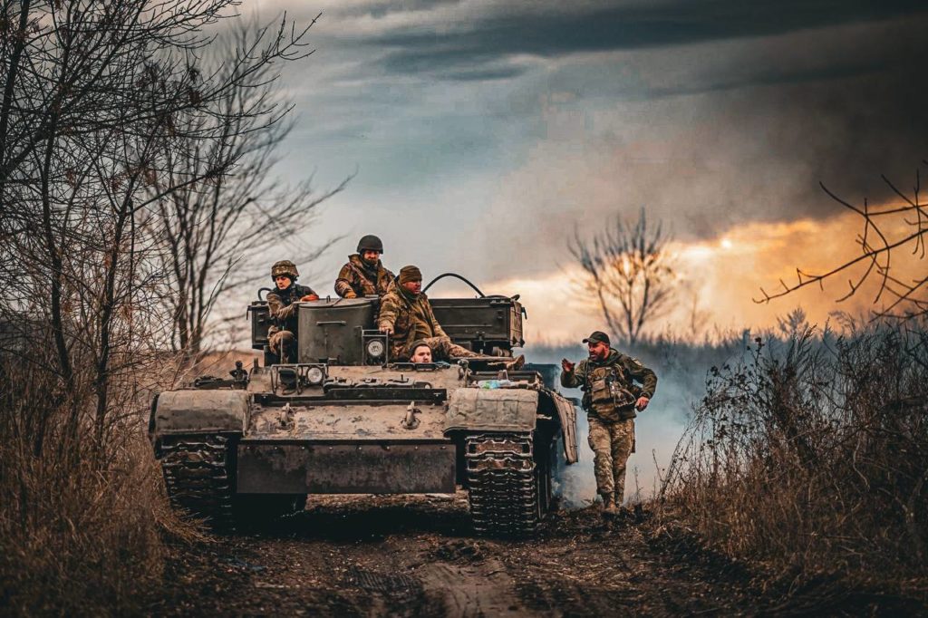 Залужний розповів, скільки росіяни втратили техніки і особового складу за місяць штурмів Авдіївки, і подякував нашим воїнам (ФОТО) 16