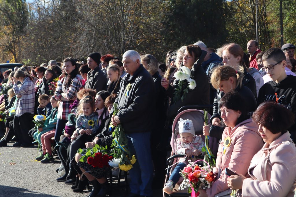 Пам'яті Нескорених: у Новому Бузі на Миколаївщині з’явилась Алея пам’яті загиблих у російсько-українській війні захисників (ФОТО) 18