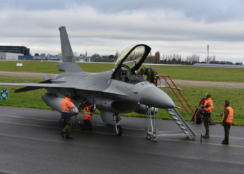 F-16 від Нідерландів на шляху до навчального центру в Румунії. Скоро відкриття