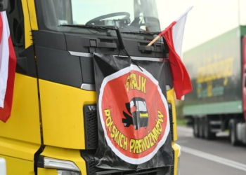 Обурені українські водії на польському кордоні зробили крок у відповідь на блокаду. Що з того вийшло