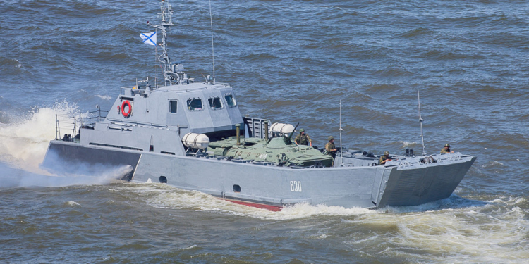 В Криму в результаті спецоперації ГУР вражено 2 десантні катери (ДОДАНО ВІДЕО)