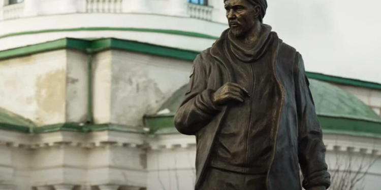 В Ніжині відкрили памятник Мацієвському, розстріляному за “Слава Україні” (ВІДЕО)