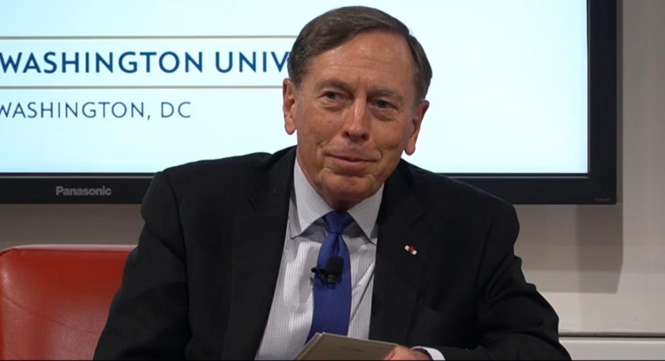 Ексдиректор ЦРУ Петреус: Україна, ймовірно, отримає F-16 цієї зими, але їй треба продовжити креативити