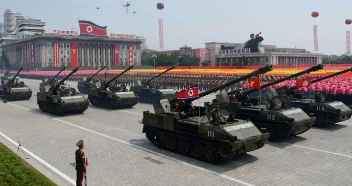 Два диктатори єднаються і обмінюються. Яку зброю КНДР постачає РФ для війни (ФОТО)