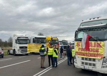 Блокада кордону польськими перевізниками. Україна не має наміру навіть обговорювати повернення до дозвільної системи