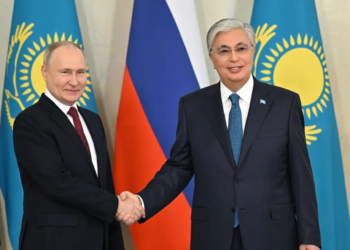Виразний погляд Токаєва. Путін знову не зміг вимовити ім’я президента Казахстану (ВІДЕО)