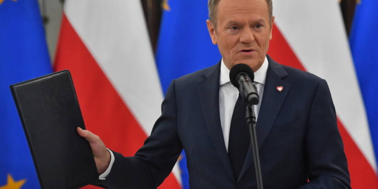 “Ми ставимо під загрозу польсько-українські відносини і не захищаємо польських інтересів”, – Туск про блокаду кордону