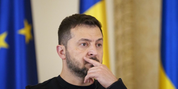 Зеленський прокоментував статтю Залужного (ВІДЕО)