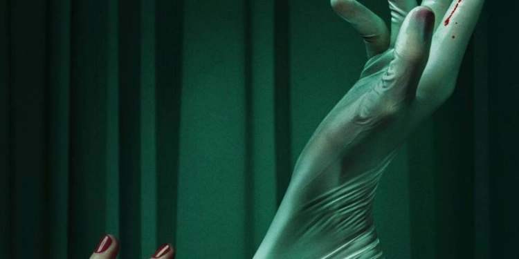 В Маріуполі на пляжі знайшли зарізаних окупантів, поряд портрет Путіна з написом кров’ю