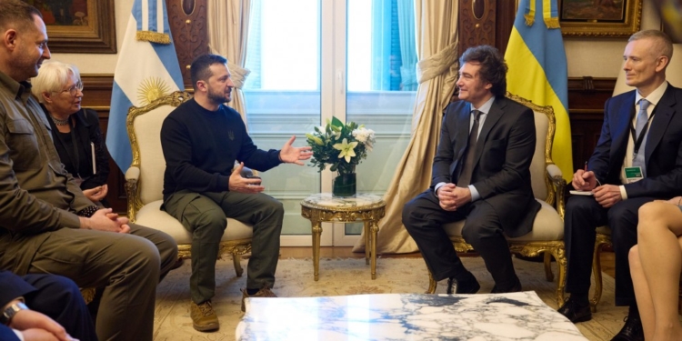 Зеленський в Аргентині зустрівся з президентом і діаспорою, а сьогодні – в Вашінгтоні (ФОТО, ВІДЕО)