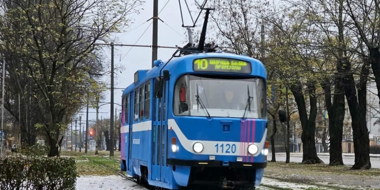 У Миколаєві закрили рух трамваїв за двома маршрутами – через аварію на водопровідних мережах