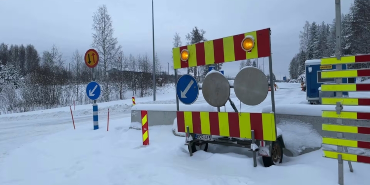 Фінляндія вирішила відкрити два пункти пропуску на кордоні з Росією