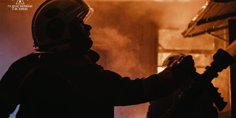 Наслідки російської атаки на Київ (ФОТО, ВІДЕО)