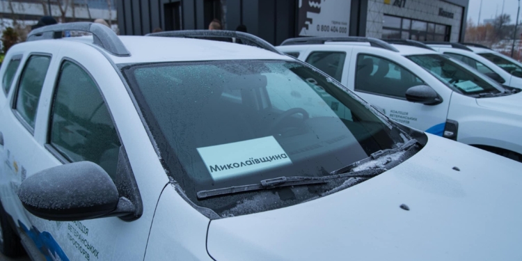 Центру підтримки ветеранів війни у Миколаєві благодійники передали автомобіль (ФОТО)