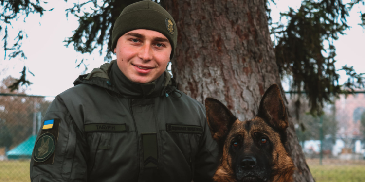 На Миколаївщині медаллю «За віддану службу» вже вдруге нагородили гвардійську вівчарку (ФОТО)