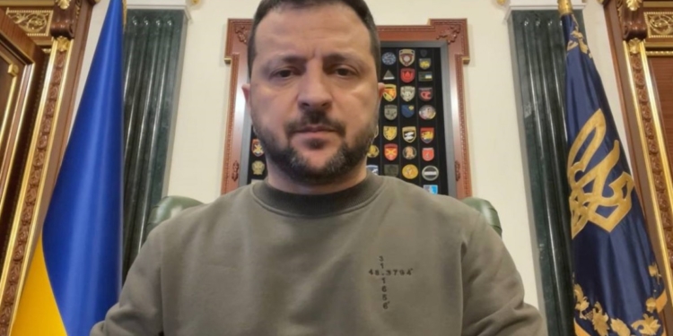 “Готуємо розв’язання питання мотивації, питання визначеності термінів служби, питання поповнення”, – Зеленський (ВІДЕО)