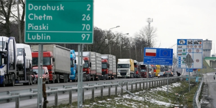 З понеділка польські перевізники знов можуть розпочати нову блокаду кордону в Дорогуську – суд дозволив