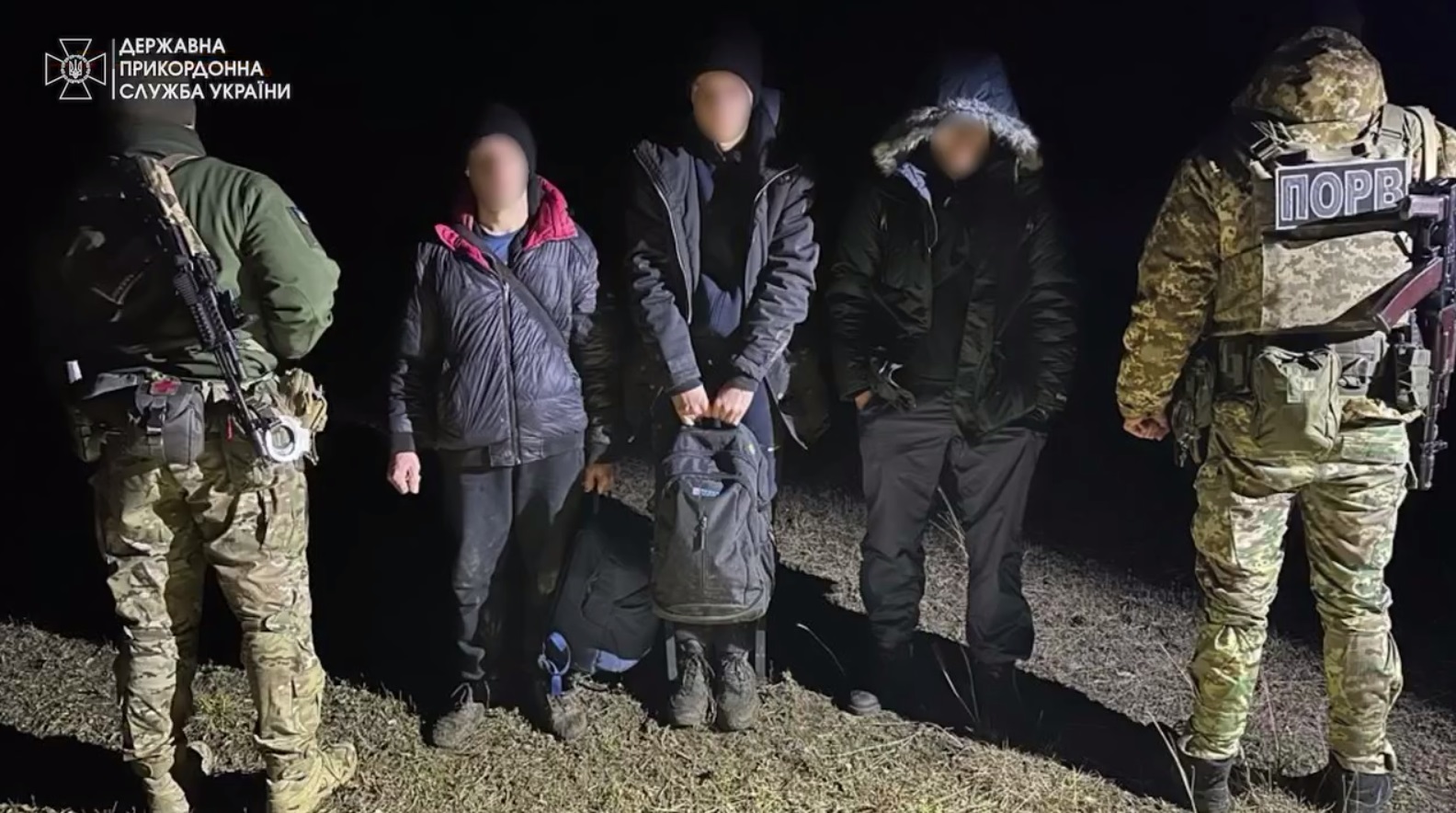 На Одещині прикордонники затримали трьох ухилянтів, кожний з яких сплатив “поводирю” 100 тис.грн. Один був з Миколаївщини (ВІДЕО)