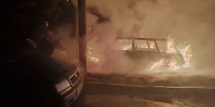 В Первомайському районі гасили пожежі в житлі, у Миколаєві – автівки, – зведення від рятувальників