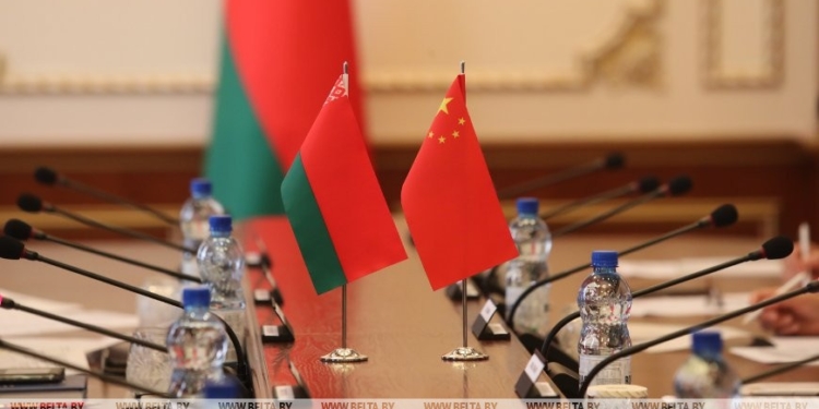 Лукашенко приїхав до Китаю на переговори з Сі Цзіньпіном