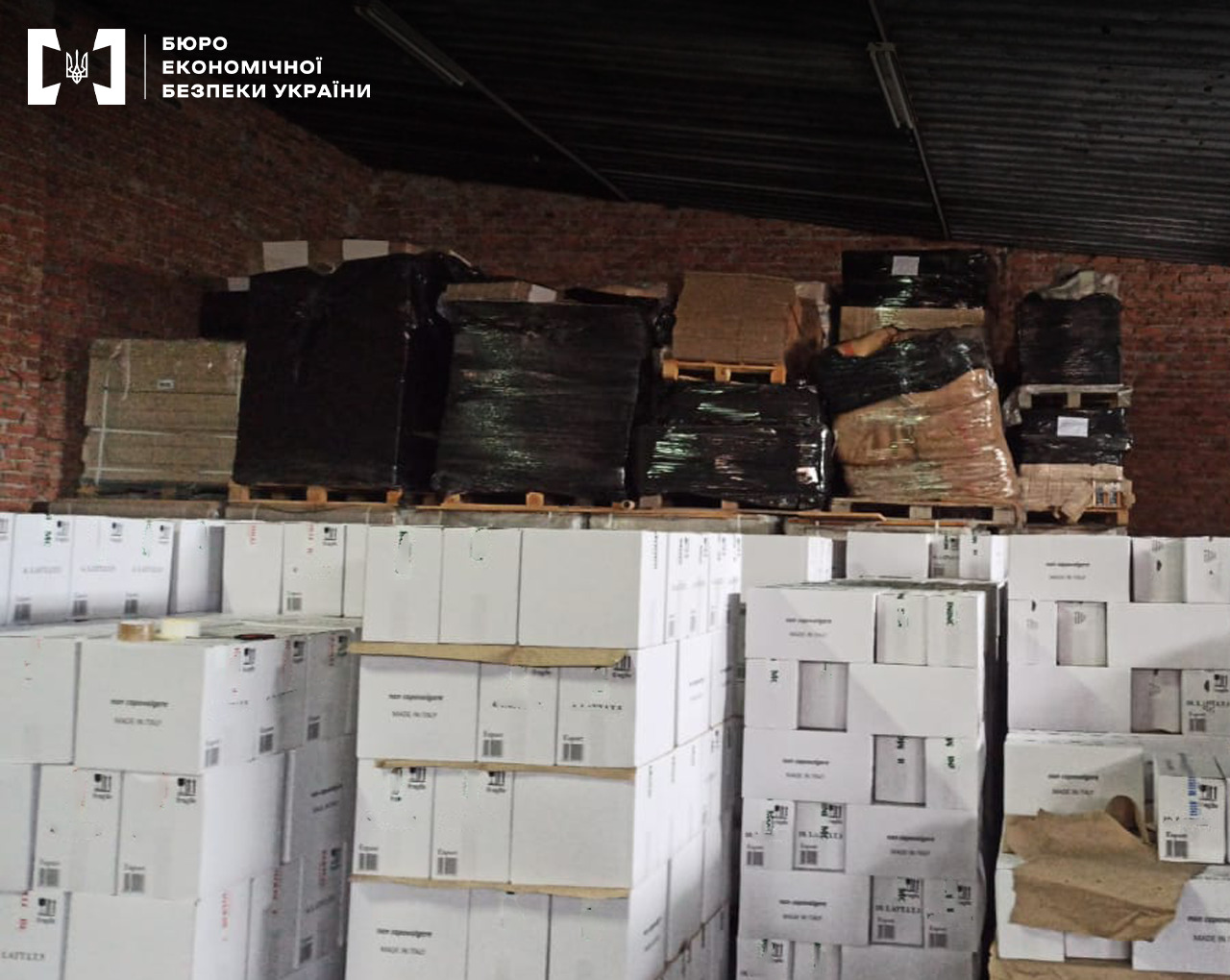 В Україні виявили підпільний завод з виготовлення фальсифікату оливкової олії (ФОТО)