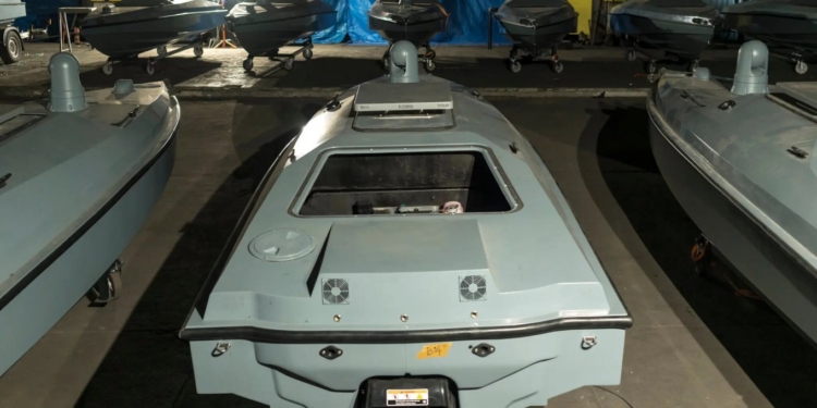 Україна розробила варіант морських дронів для поставки мін на базі Magura V5 – ЗМІ