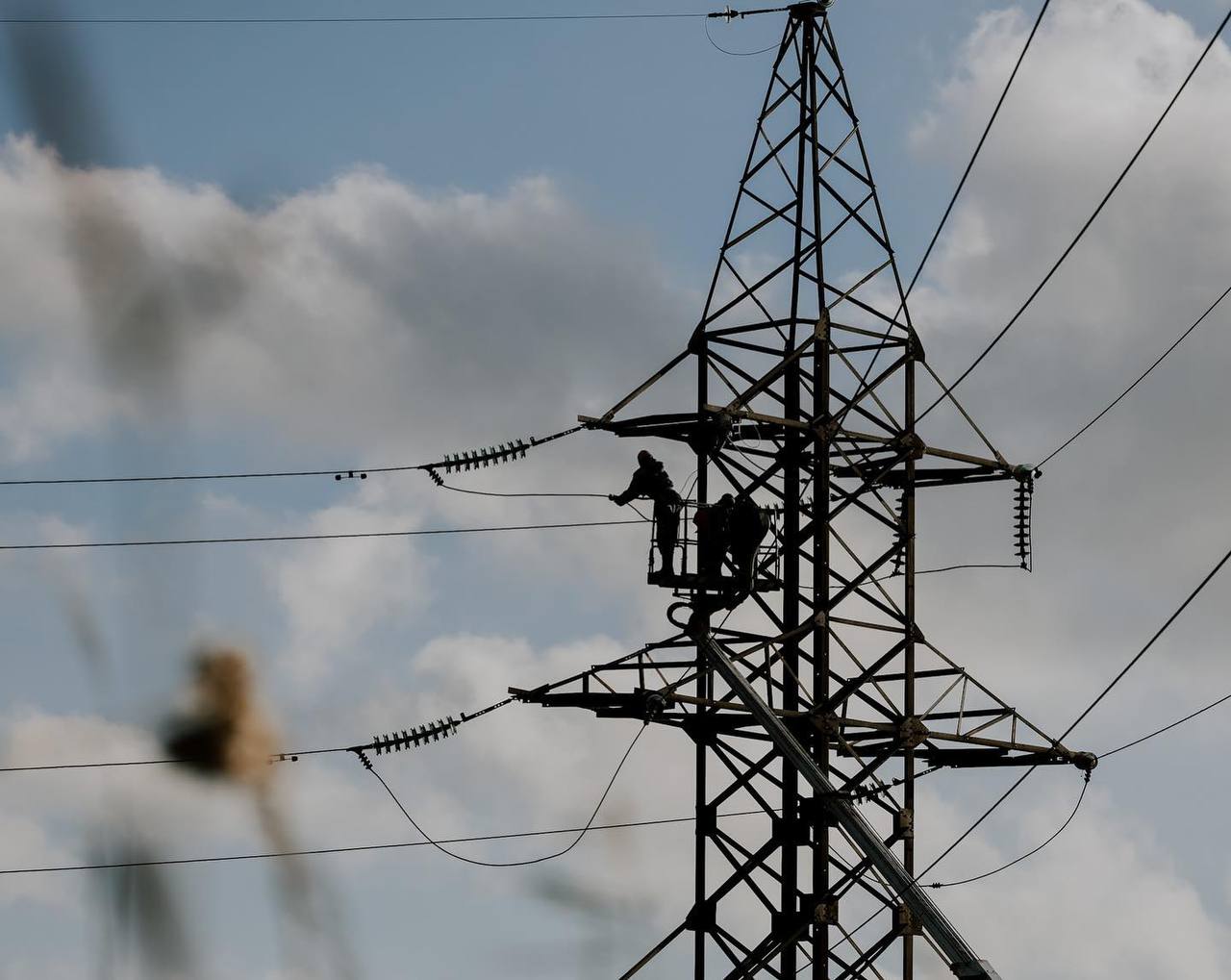 Вісім енергетиків Миколаївщини відзначено державними нагородами, один з них – посмертно