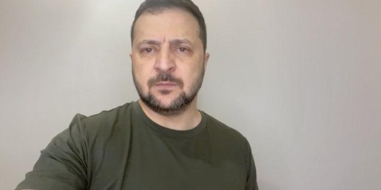 Російські льотчики повинні вирішити, чи брати участь в цій війні, бо далі їм буде тільки гірше, – Зеленський (ВІДЕО)